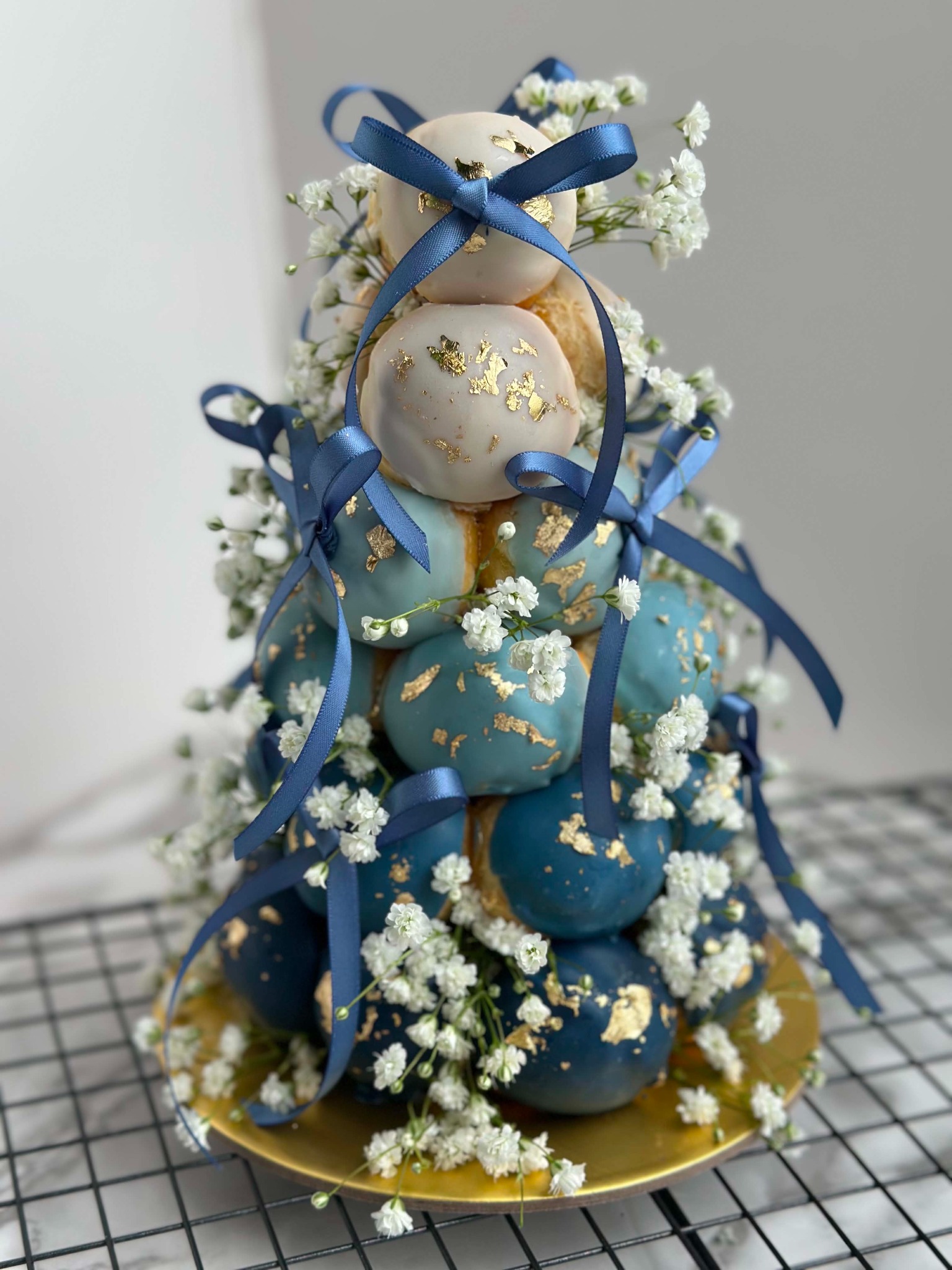 Blue croquembouche