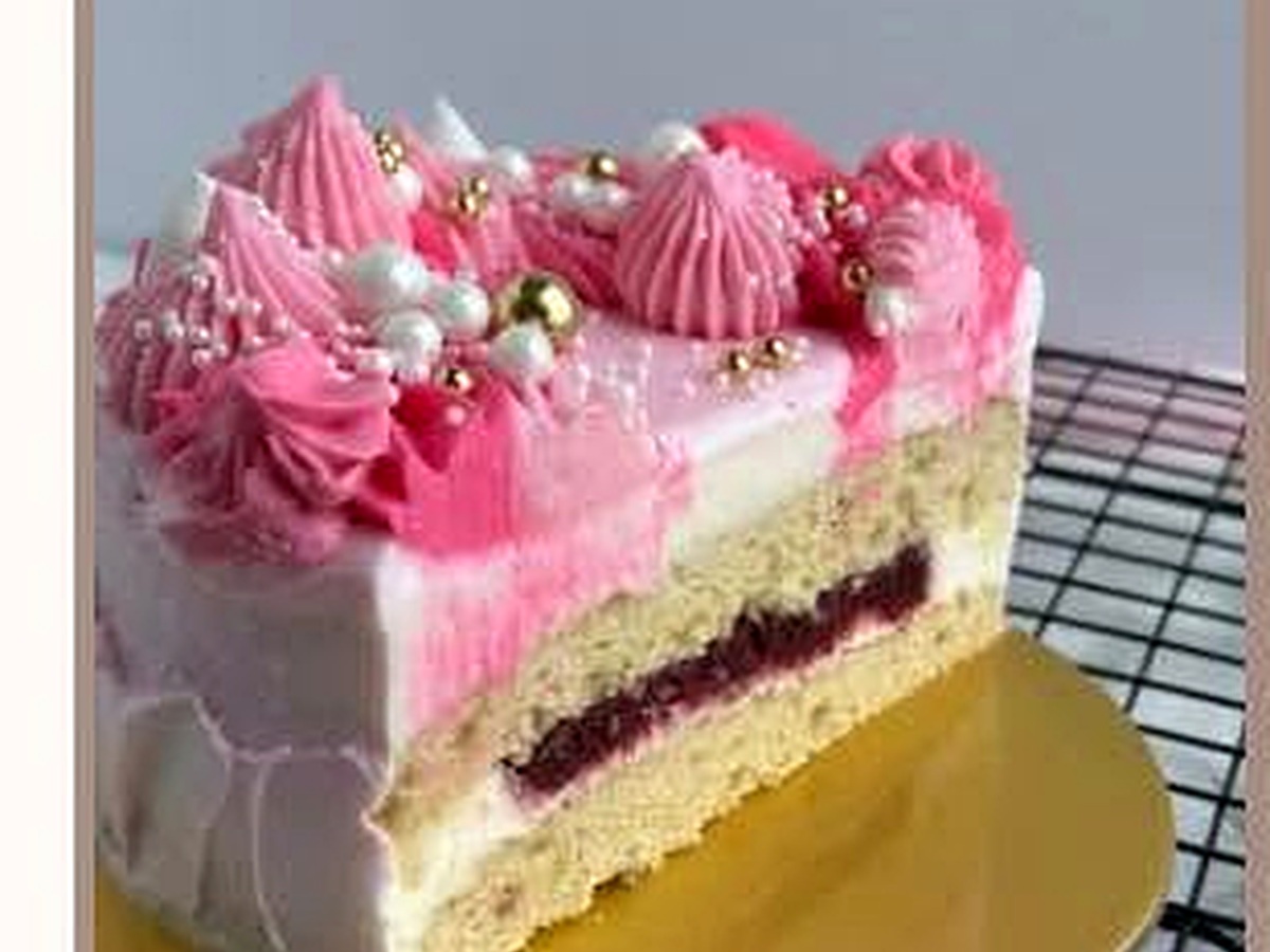 Vegan bento cake